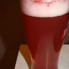 Ile kalorii ma piwo z sokiem malinowym? Zaskakujące fakty o kaloriach