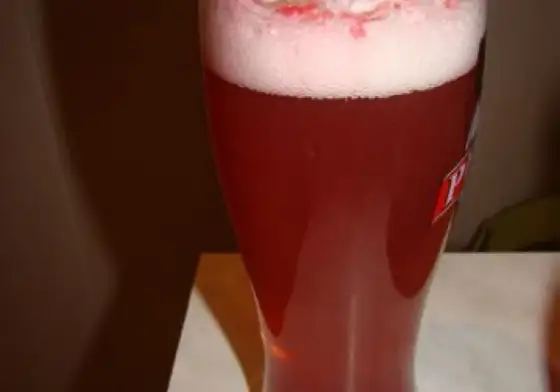 Ile kalorii ma piwo z sokiem malinowym? Zaskakujące fakty o kaloriach